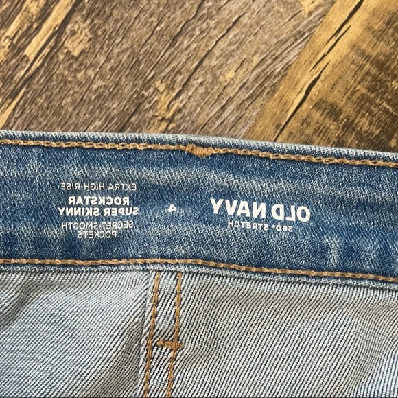 Old Navy Jeans. Stretch. High Rise. - Picture 3 of 3